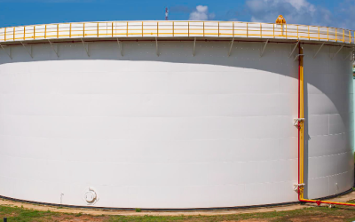 Compatibilidad química en tanques FRP: qué puedes almacenar con seguridad